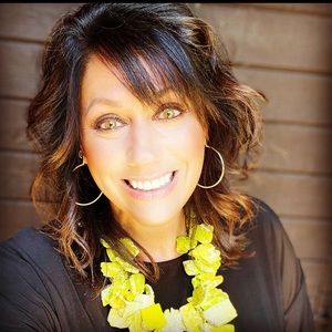 Meet your Posher, Donna Mac